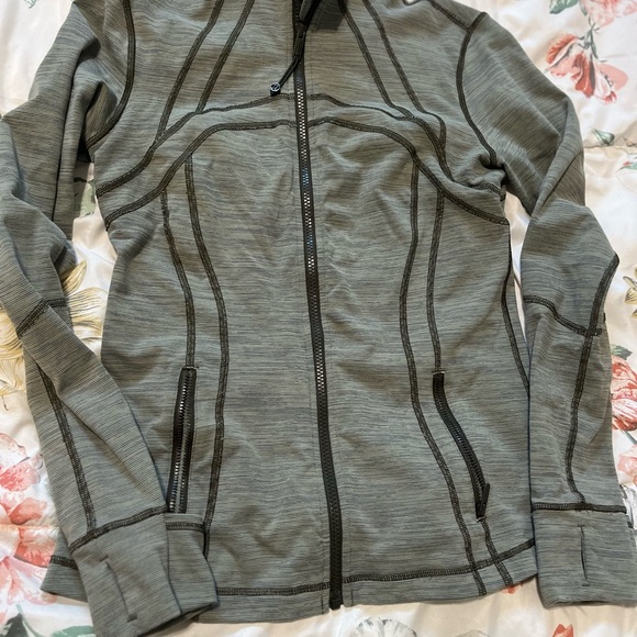 Lululemon Define Jacket Size 10 - Picture 4 of 4